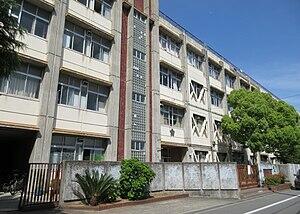 泉大津市立小津中学校 (2,214m)