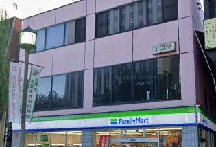 ファミリーマート堺市役所前店 (58m)