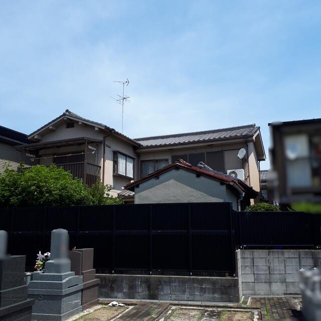 庭／本物件の南側のお庭は霊園と菜園のため、高い建物がございません