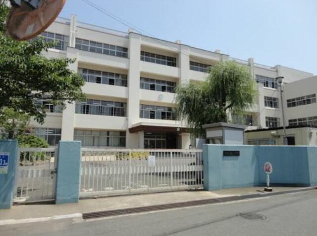 貝塚市立東小学校 (1,172m)