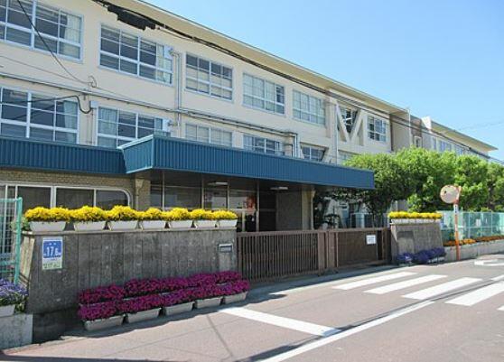 貝塚市立第二中学校 (1,398m)