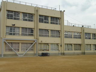 岸和田市立常盤小学校 (1,405m)