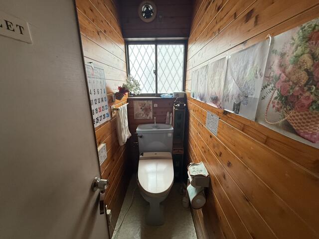 トイレ／トイレにも窓がついてます！
