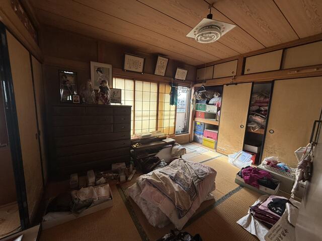 リビング以外の居室／３階南西側和室です！