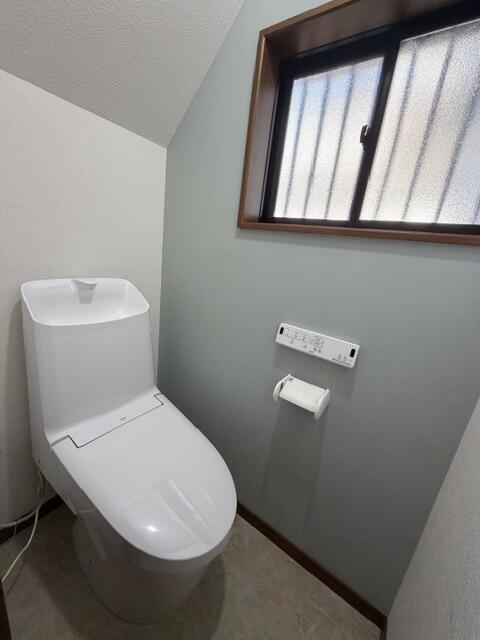 トイレ／＜１階＞保温洗浄機能付トイレ