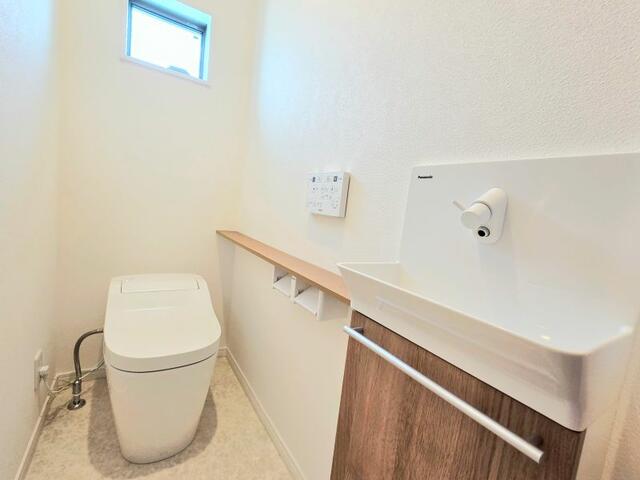 トイレ／手洗いカウンター付きで、見た目も清潔感のある設計。清潔で手入／撮影日2025-06-20