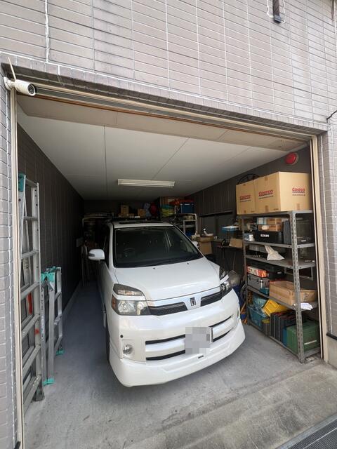現地（駐車場）／シャッター付ガレージ