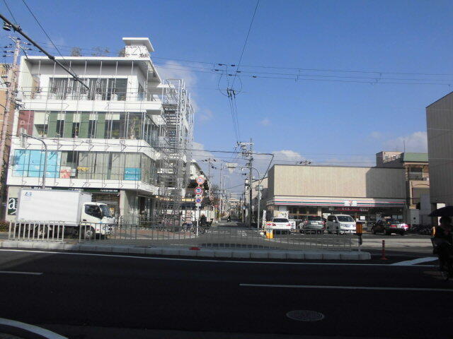 セブンイレブン大阪帝塚山店 (232m)