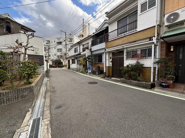 北東側前面道路の様子