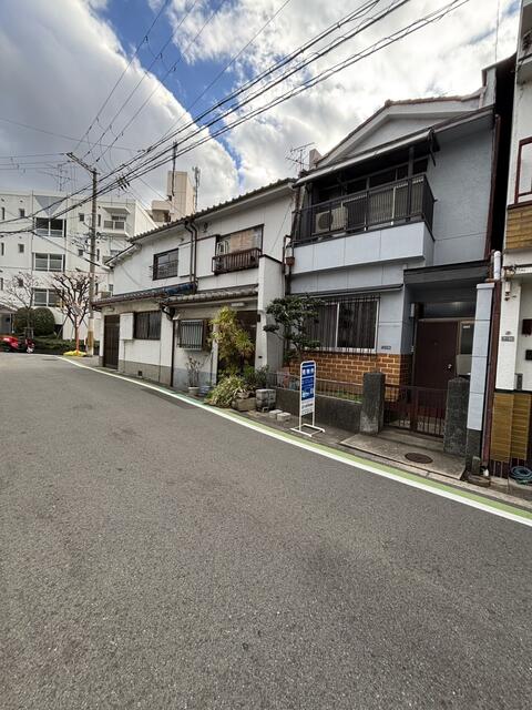 北東側前面道路の様子