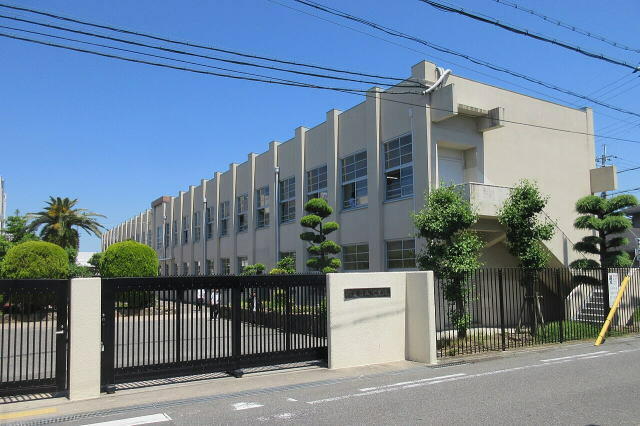 忠岡町立忠岡中学校 (2,240m)