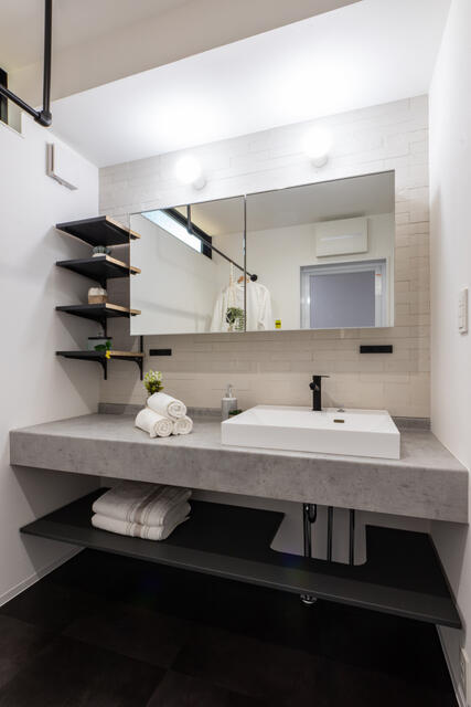 洗面台・洗面所／広々洗面スペース／撮影日2025-08-04