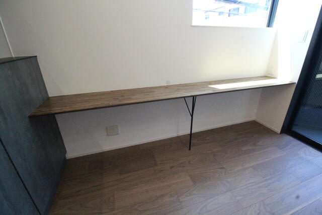 リビング／ワークスペースやお子さんの宿題の場所に。／撮影日2025-07-03