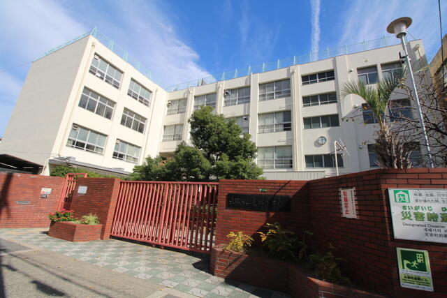 大阪市立鴫野小学校 (519m)