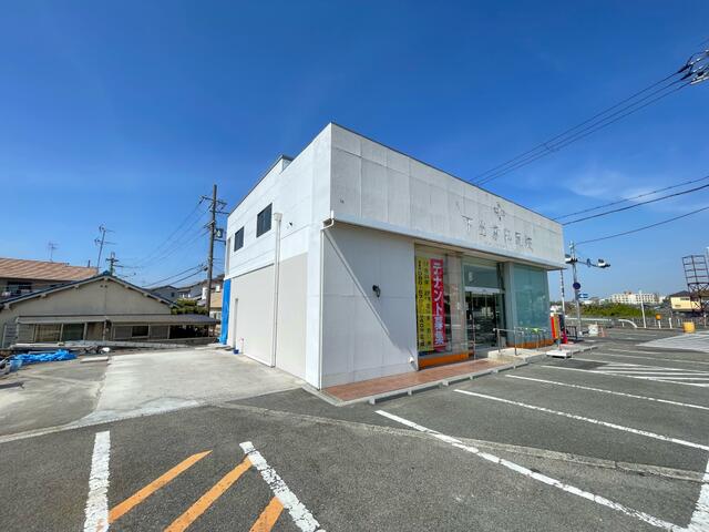 現地（外観）／建物前面に駐車も可能です♪