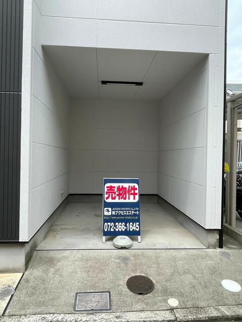 現地（駐車場）／ビルトインガレージです。