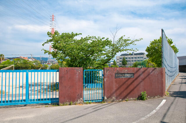 泉佐野市立新池中学校 (1,203m)