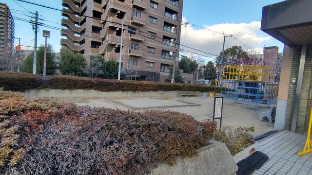 現地（外観）／敷地内公園
