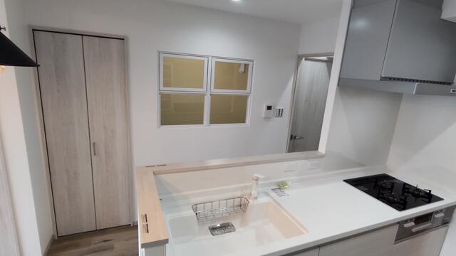 キッチン／キッチンから洋室②向き（内窓）