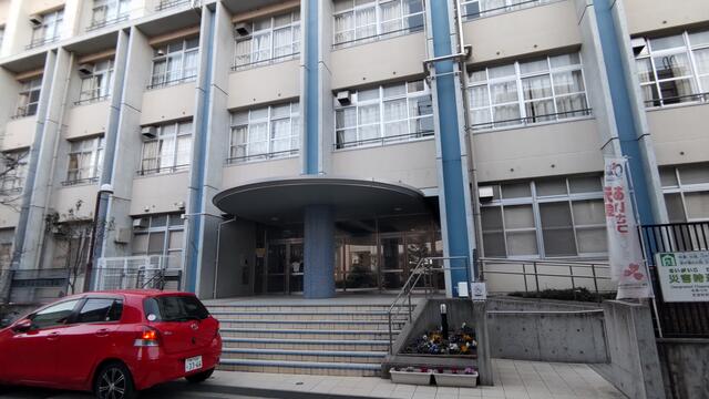 大阪市立鯰江小学校 (443m)