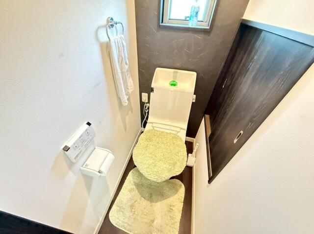 トイレ／ウォシュレット・収納付きで使いやすいトイレです♪