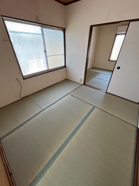 リビング以外の居室／和室４．５帖