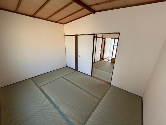 リビング以外の居室／和室６帖