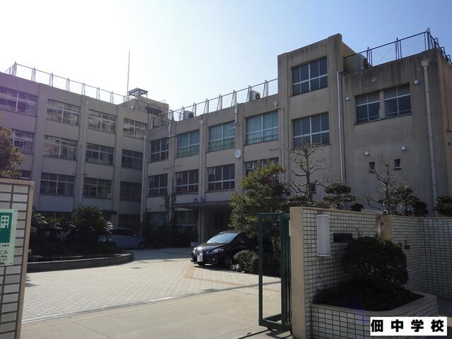 大阪市立佃中学校 (711m)