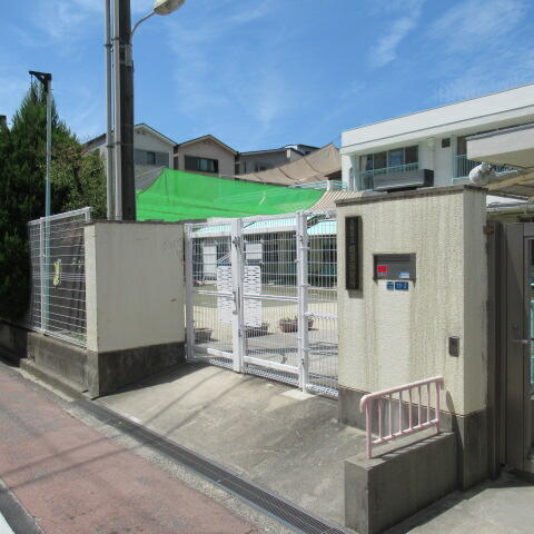 大阪市立姫里保育所 (223m)