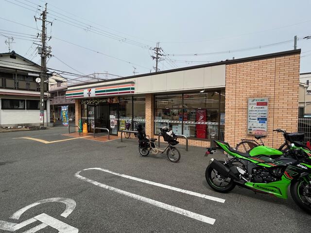セブンイレブン豊中桜の町５丁目店 (197m)