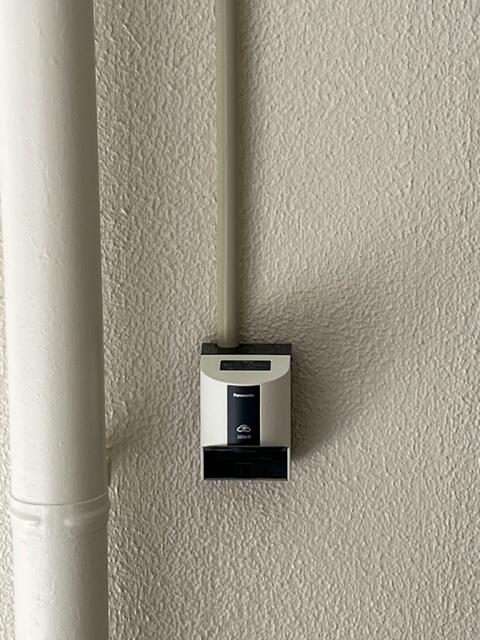 現地（駐車場）／ＥＶ専用コンセント　環境に優しい電気自動車のための自動車用充／撮影日2023-01-27