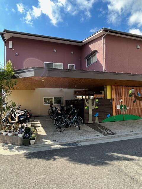 八尾青い鳥学園 (174m)