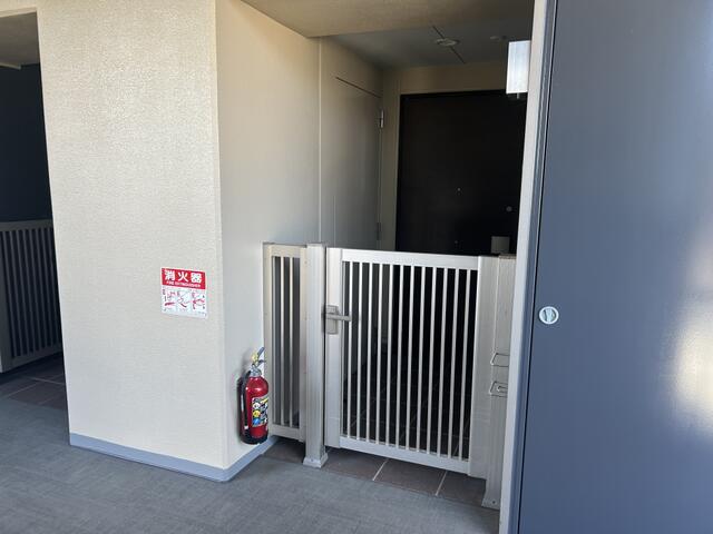 玄関／プライバシーと独立性を高める門扉付きの専用ポーチ（約２．３５／撮影日2026-01-29