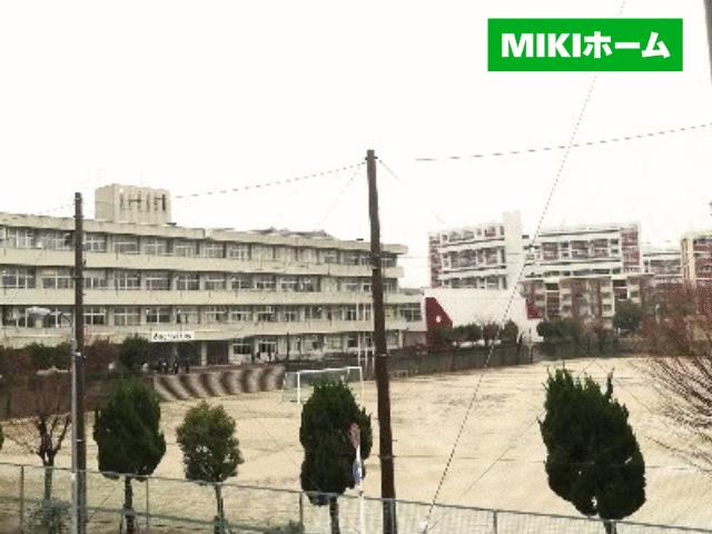 箕面市立第五中学校 (865m)