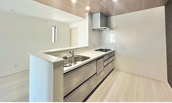 キッチン／システムキッチン新調　食洗器あり