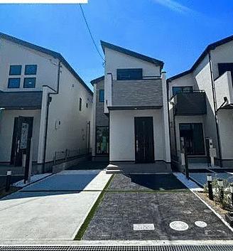 現地（外観）／東向き　陽当たり　通風　良好　並列駐車２台可能です