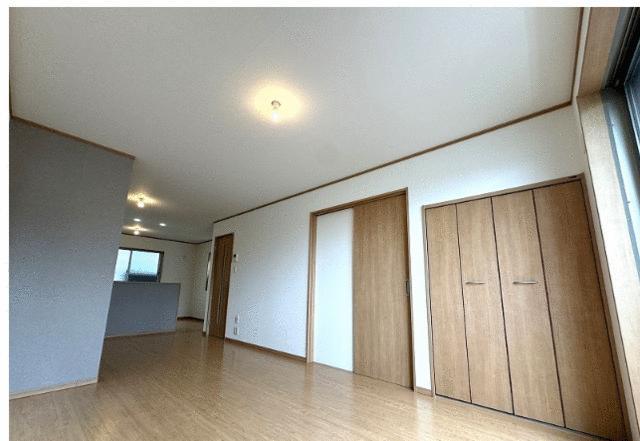 リビング／ＬＤＫ　広々１９帖