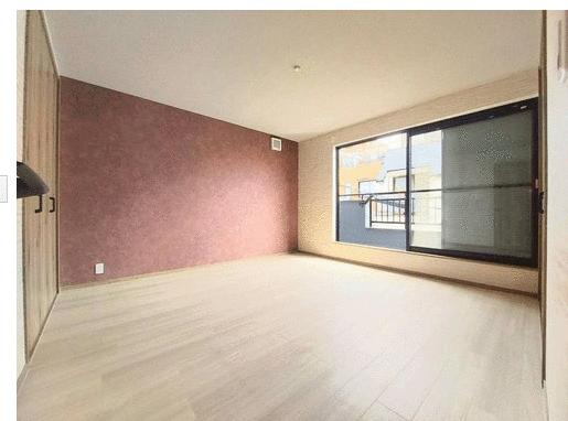 リビング以外の居室／洋室　フローリング張替え新調　アクセントクロス