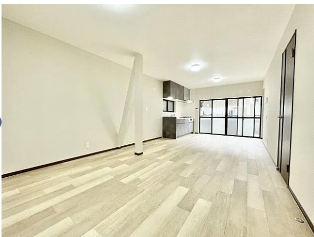 リビング／ＬＤＫ　広々１６帖　フロアタイル張替え新調