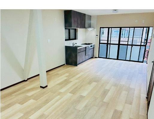 リビング／ＬＤＫ　広々１６帖　フロアタイル張替え新調