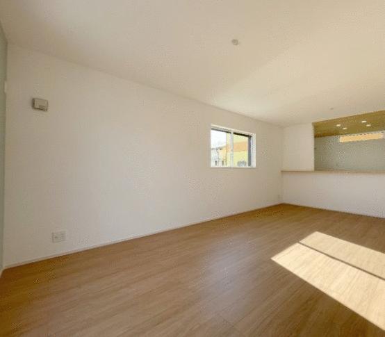 リビング／ＬＤＫ　広々１８帖