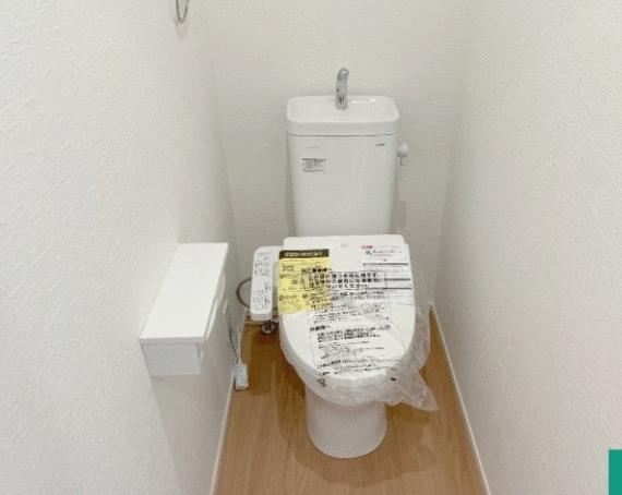 トイレ／シャワートイレ　１階　２階共