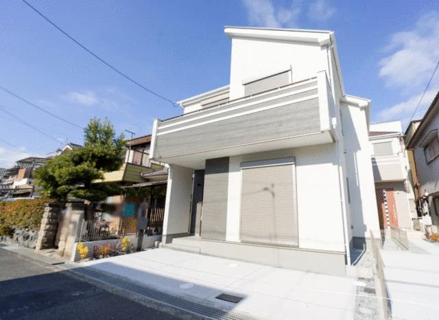 現地（外観）／南向き　陽当たり　通風　良好です