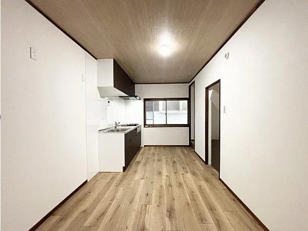 リビング／ＬＤＫ　９帖　フロアタイル張替え新調