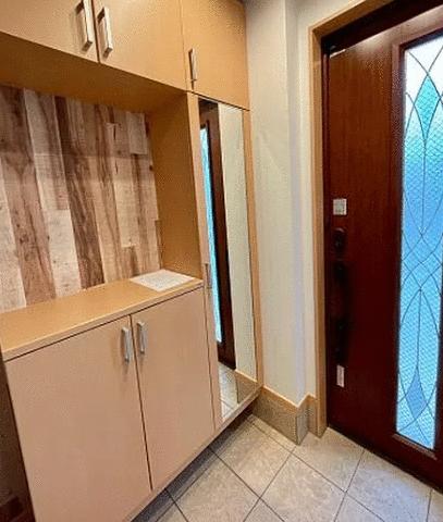 現地（外観）／玄関　廊下　シューズボックスミラー付き