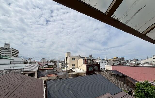 住戸からの眺望／前面に大きな建物がなく開放感あふれるバルコニーからの眺望です