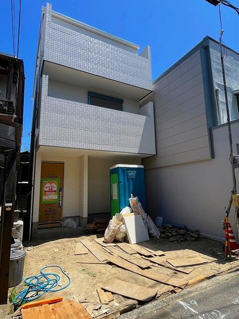 現地（外観）／土地有効約２１．９６坪付きです。間もなく完成します。／撮影日2026-05-10