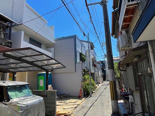 現地を含む前面道路です。セットバック後の前面道路は約３．３ｍ／撮影日2026-05-10