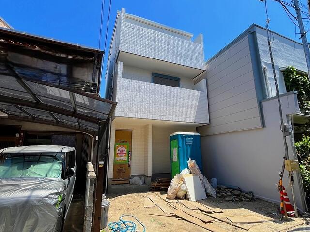 現地（外観）／土地有効約２１．９６坪付きです。間もなく完成します。／撮影日2026-05-10