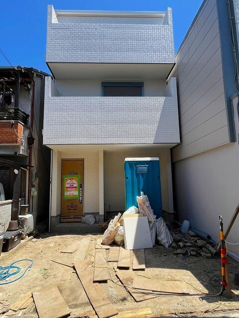 現地（外観）／土地有効約２１．９６坪付きです。間もなく完成します。／撮影日2026-05-10